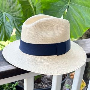 Artesano Straw 100% Toquilla Panama hat, style Cannes, Cream with navy band